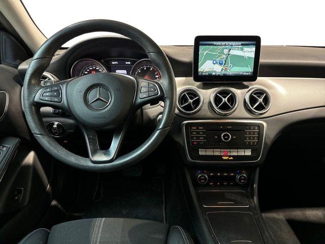 MERCEDES-BENZ GLA 180 Sport Auto