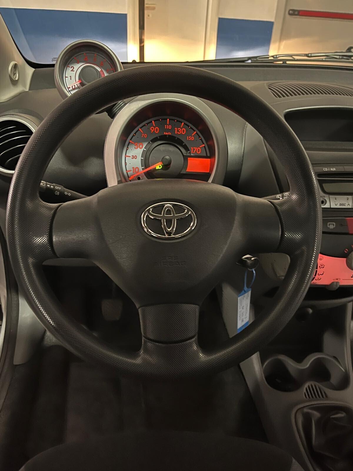 Toyota Aygo 1.0 12V VVT-i 5 porte Sol