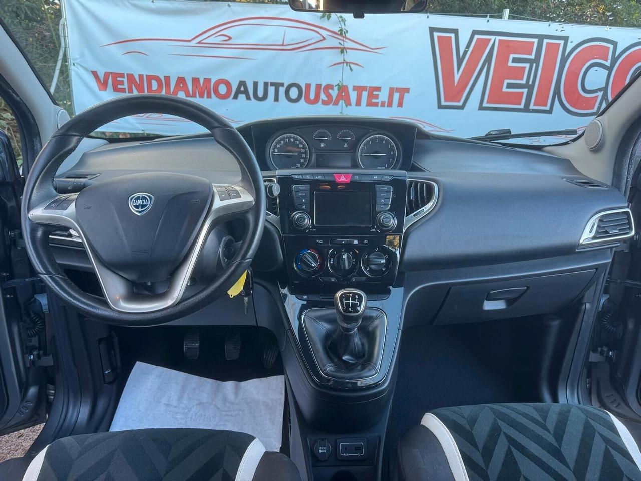 Lancia Ypsilon 1.2 69 CV 5 porte Silver