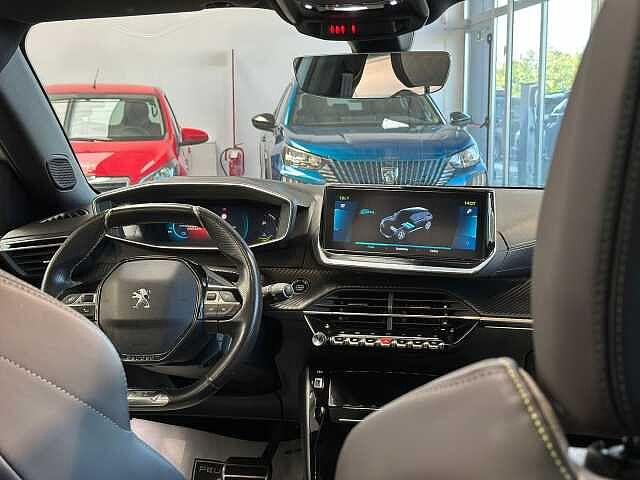 Peugeot 2008 motore elettrico 136 CV GT Pack