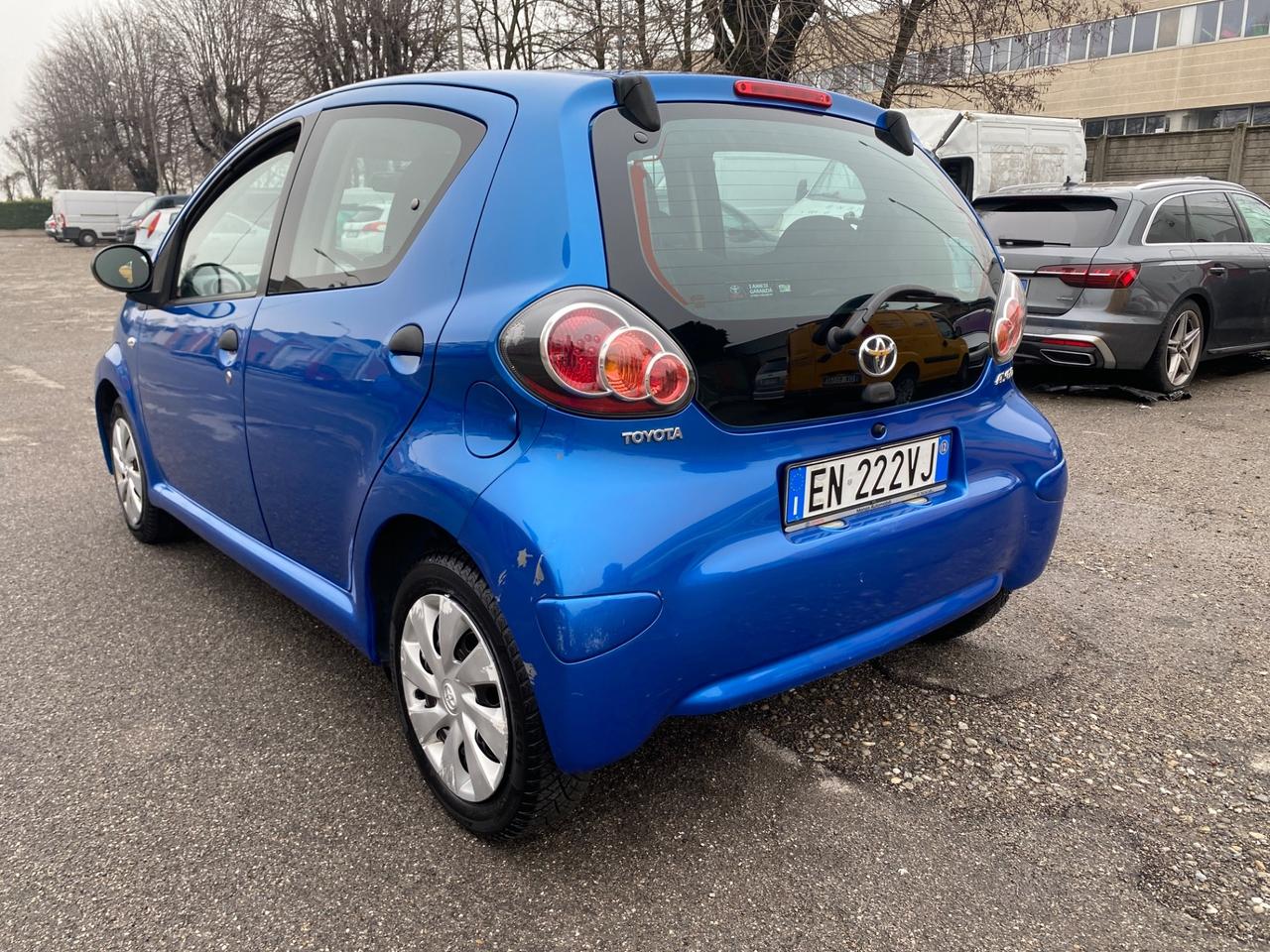 Toyota Aygo 1.0 12V VVT-i 5 porte Active Connect