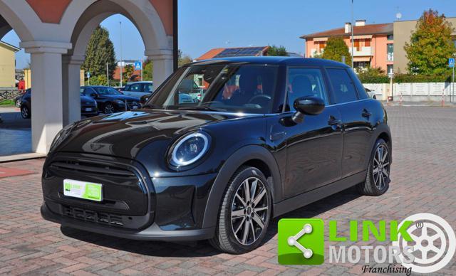 MINI Cooper 1.5 Cooper Classic Piano Black exterior