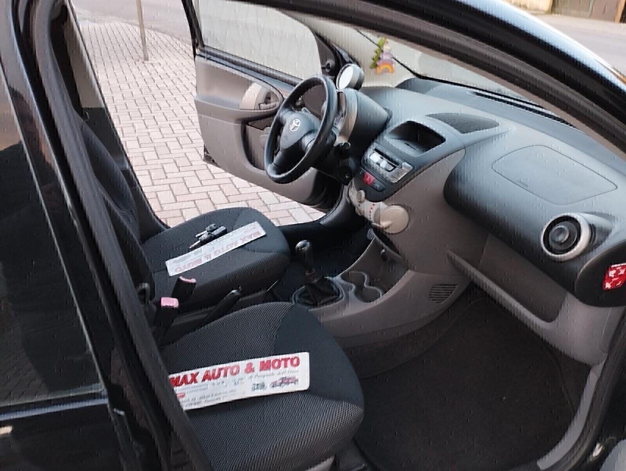 Toyota Aygo 1.0 CLIMATIZZATA 79 MILA KM!