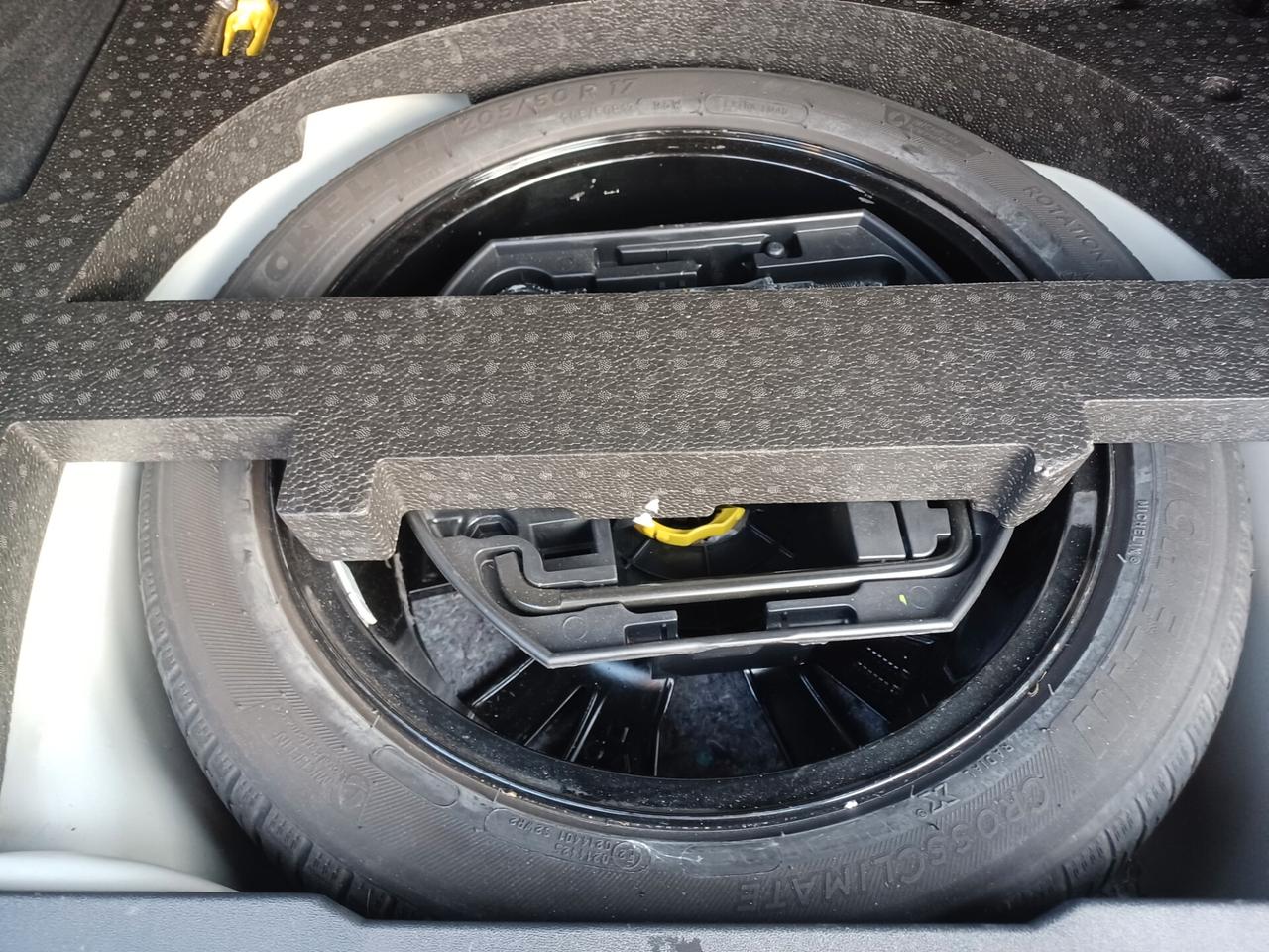 Peugeot 2008 1.6 HDI ALLURE PARI AL NUOVO