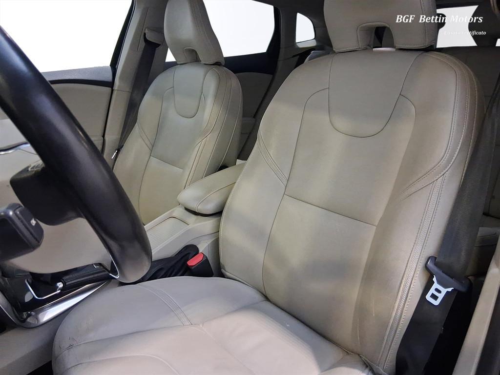 Volvo V40 Cross Country 2.0 D2 Momentum geartronic