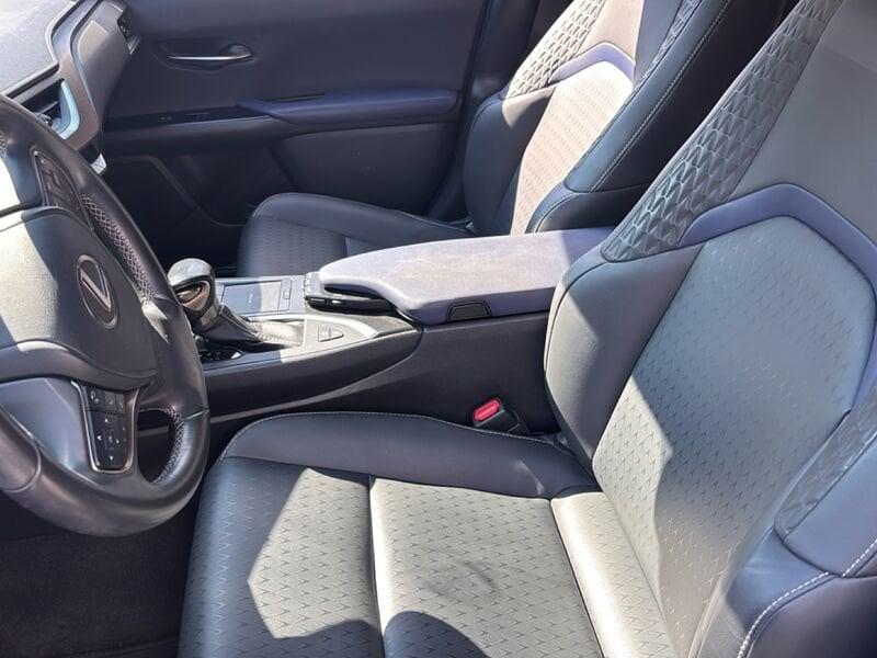 Lexus UX UX 250h 2.0 Midnight 2wd cvt