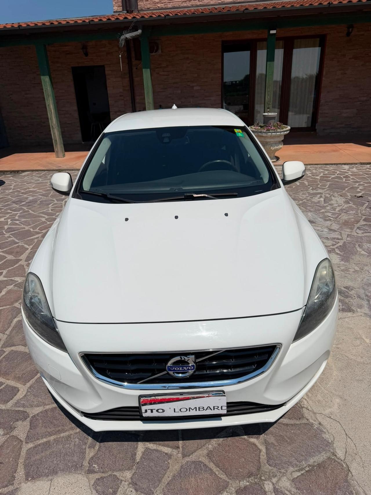 Volvo V40 D2 1.6 Summum neopatentati