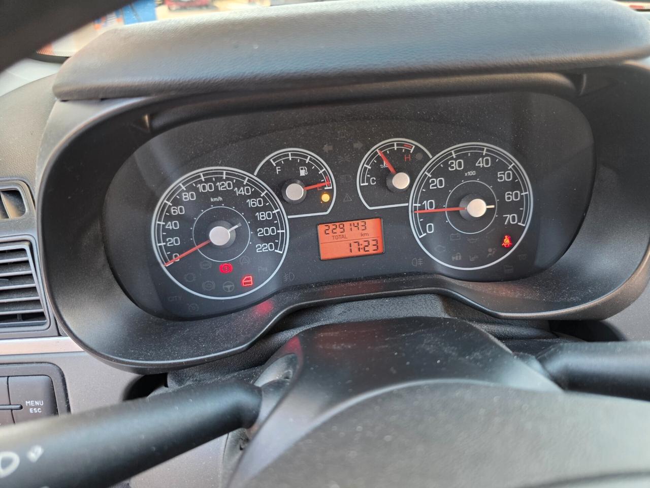 Fiat Grande Punto 1.3 MJT 75 CV 5 porte con 229.000km Neopatentati ok