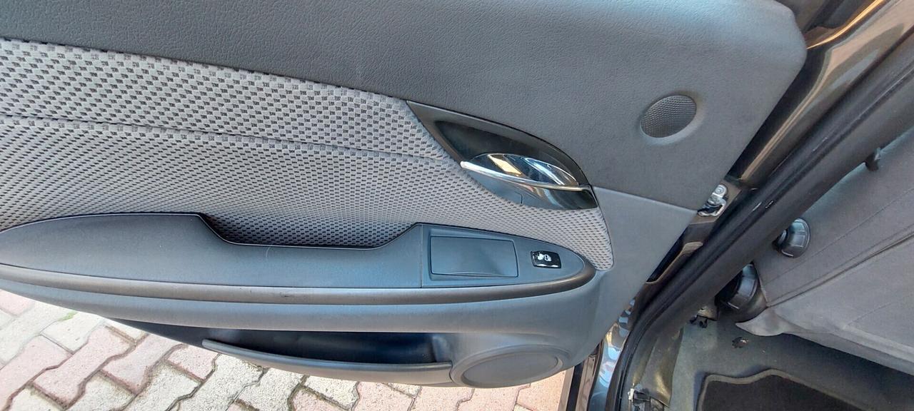CROMA 1,9 DIESEL 120 CV EMOTION CLIMA LEGA OK DISTRIBUZIONE IMPECCABILE FULL FULL