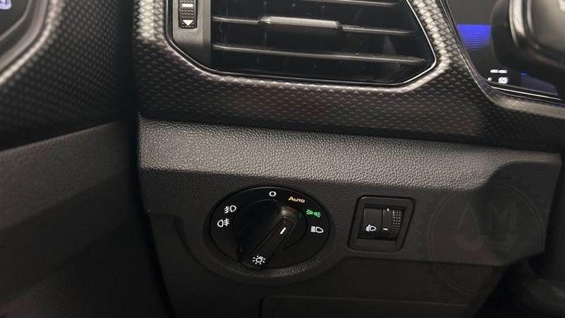 Volkswagen T-Cross 1.0 TSI Style BMT IQ PACK CARPLAY CLIMA AUTOM.
