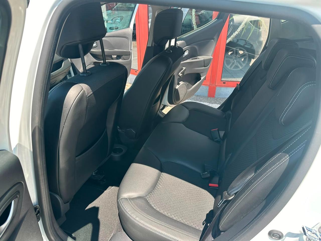 Renault Clio dCi 8V 75 CV 5 porte Moschino Intens