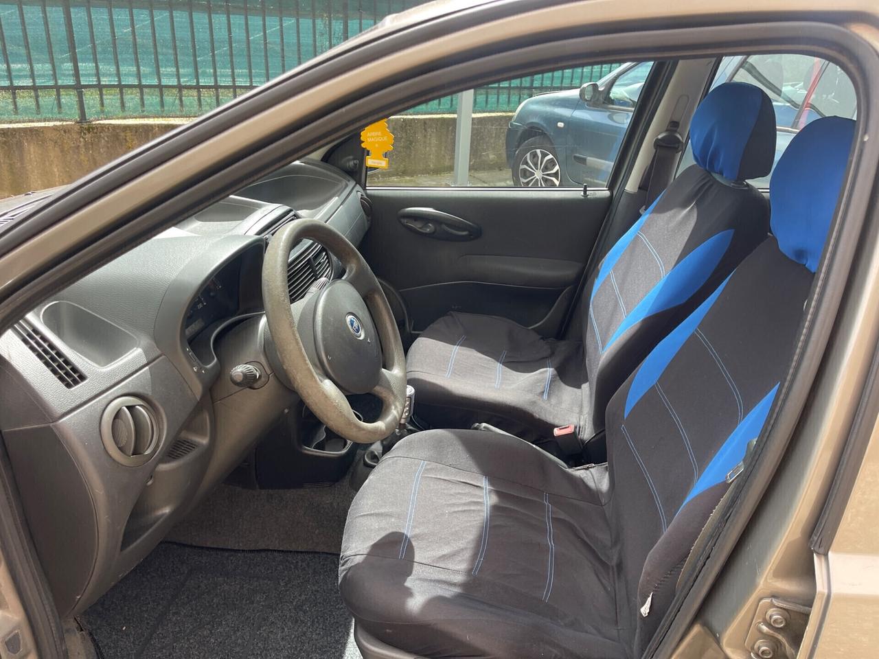 Fiat Punto 1.2i benzina euro4 neopatentati