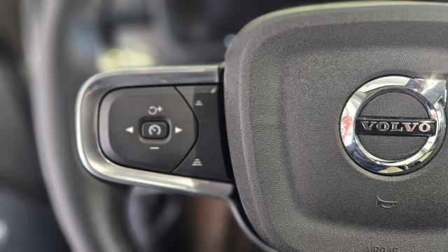 Volvo XC40 2.0 b3 Ultra Dark auto