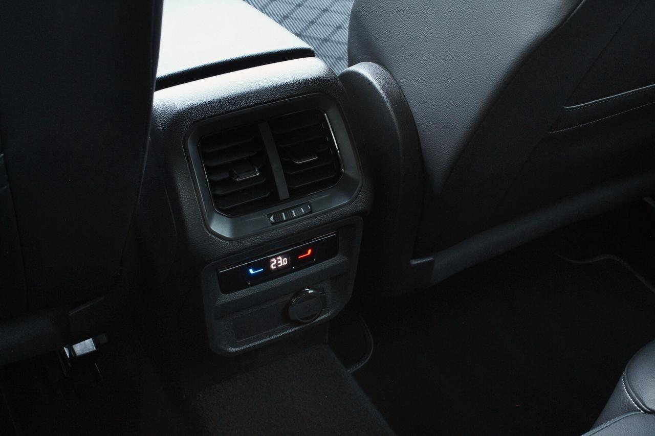 Volkswagen Tiguan 2.0 TDI 150 CV SCR DSG R-Line