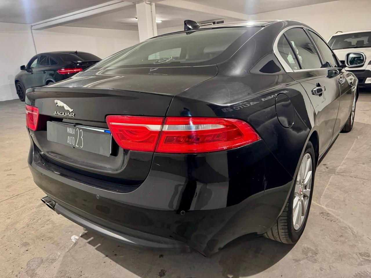 JAGUAR XE*2.0*180 CV*AWD*R-LINE*