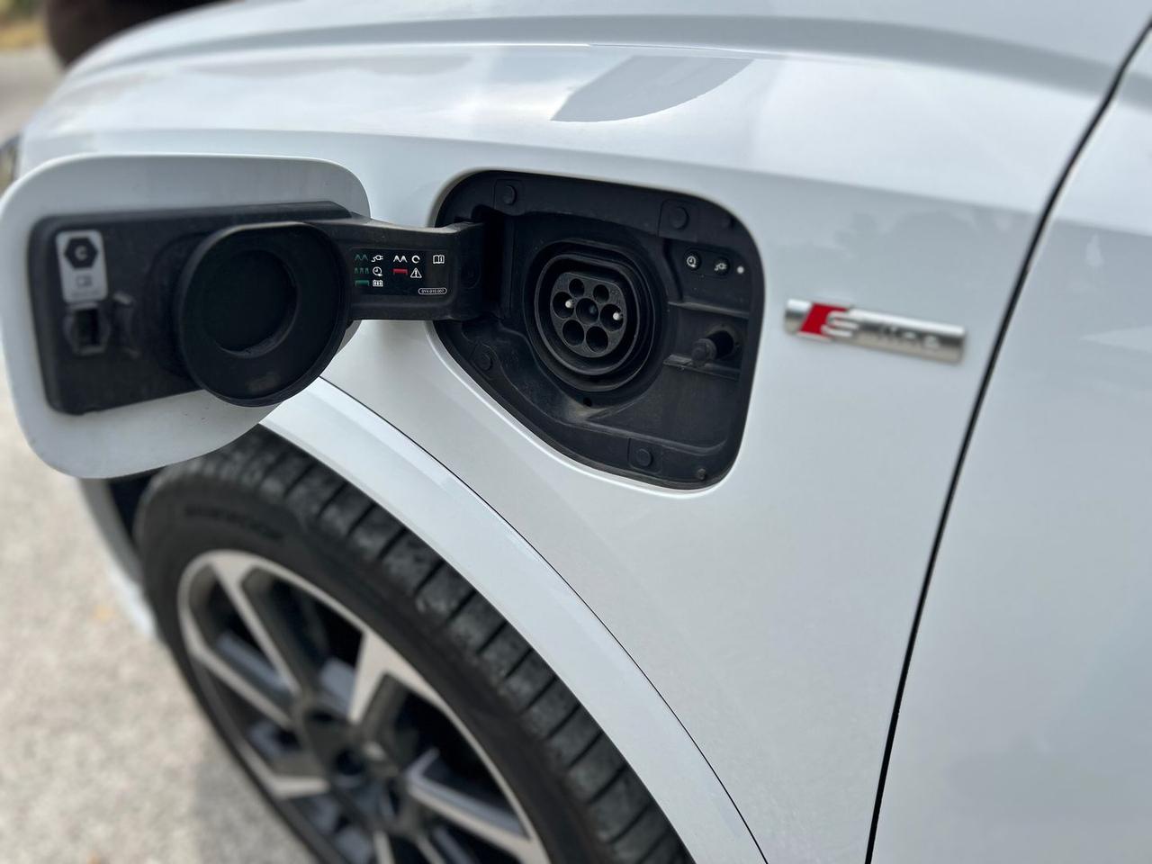 Audi Q3 S Line Edition 1.4 45 TFSI e PHEV #12065