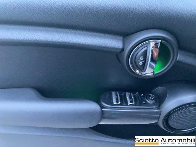 MINI Mini 1.5 Cooper D Cabrio