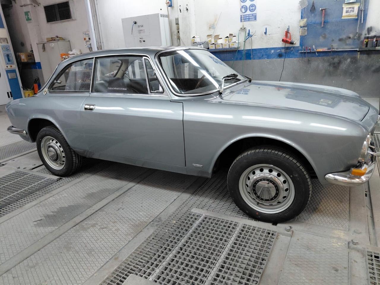 Alfa Romeo GT Veloce 1750 Quadrifoglio Oro 1° Serie del 1968