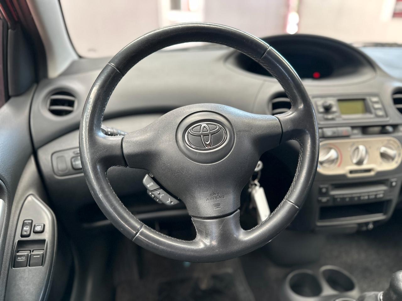 Toyota Yaris 1.0i 16V 5 porte Sol 2003