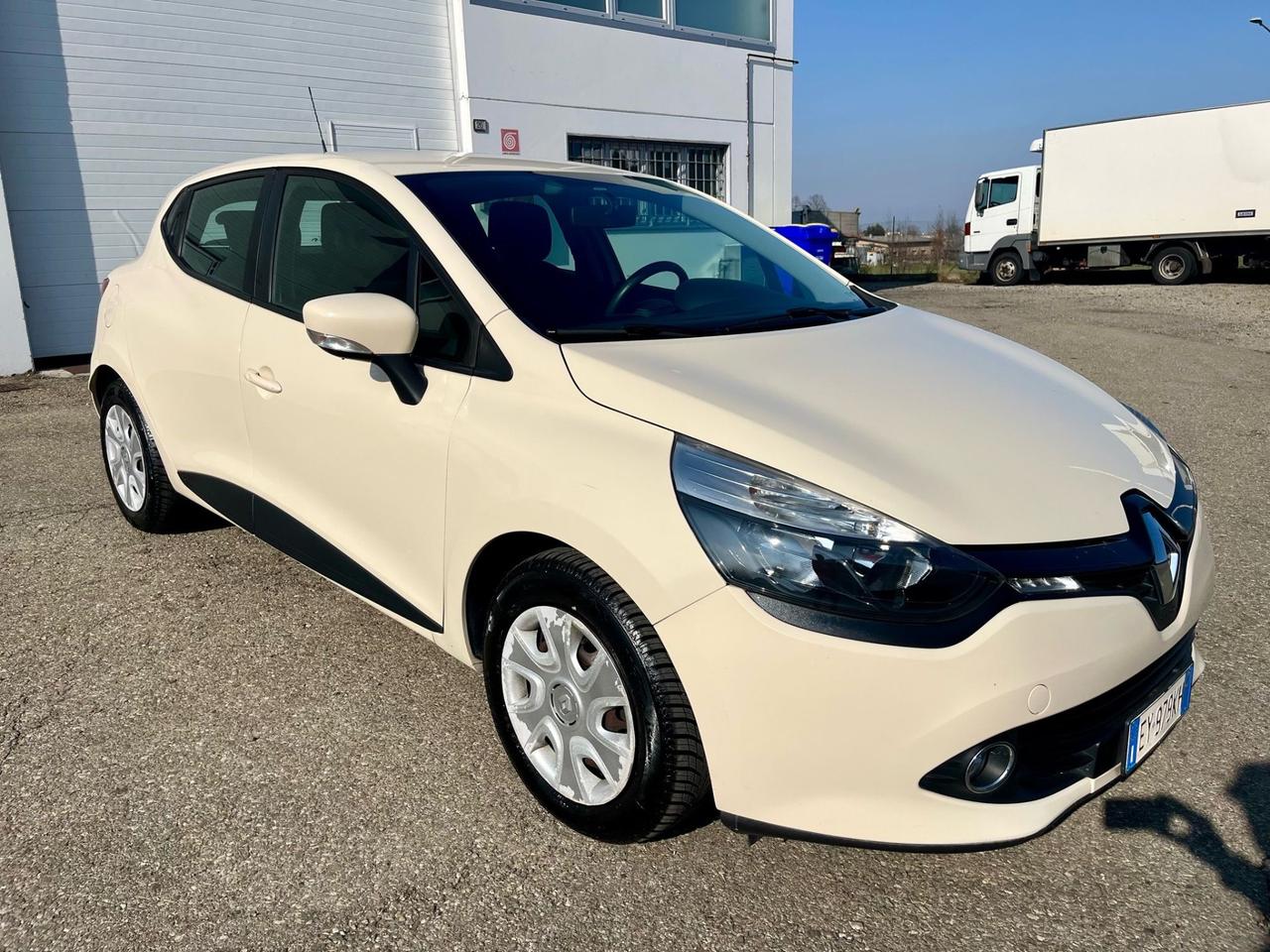 Renault Clio 1.2GPL 2015 157.000km perfetta per neopatentati