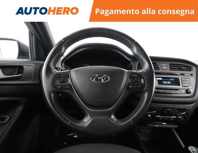 HYUNDAI i20 1.2 84 CV 5 porte Blackline