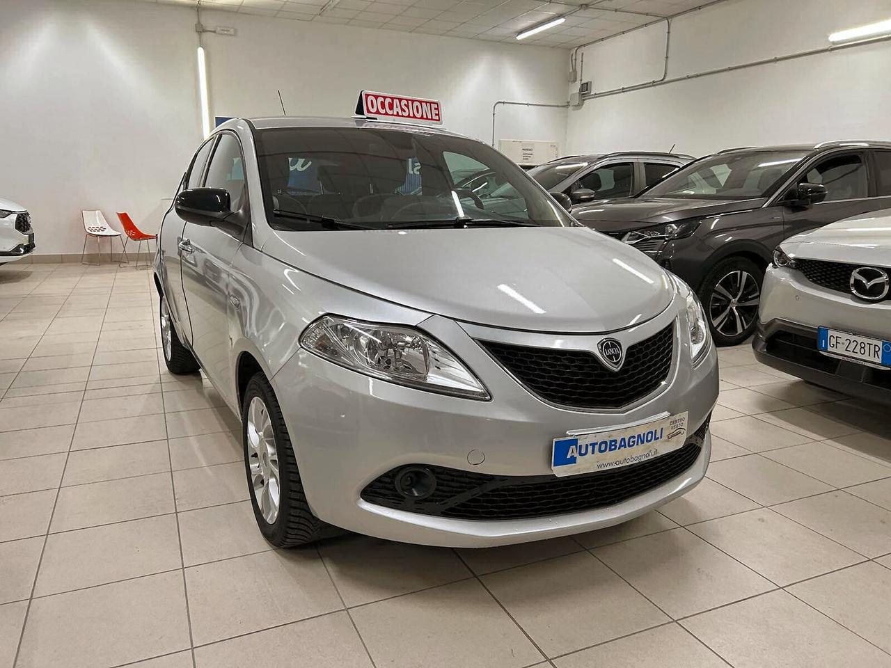 Lancia Ypsilon GOLD 1.2 69 CV 5 porte NEOPATENTATI