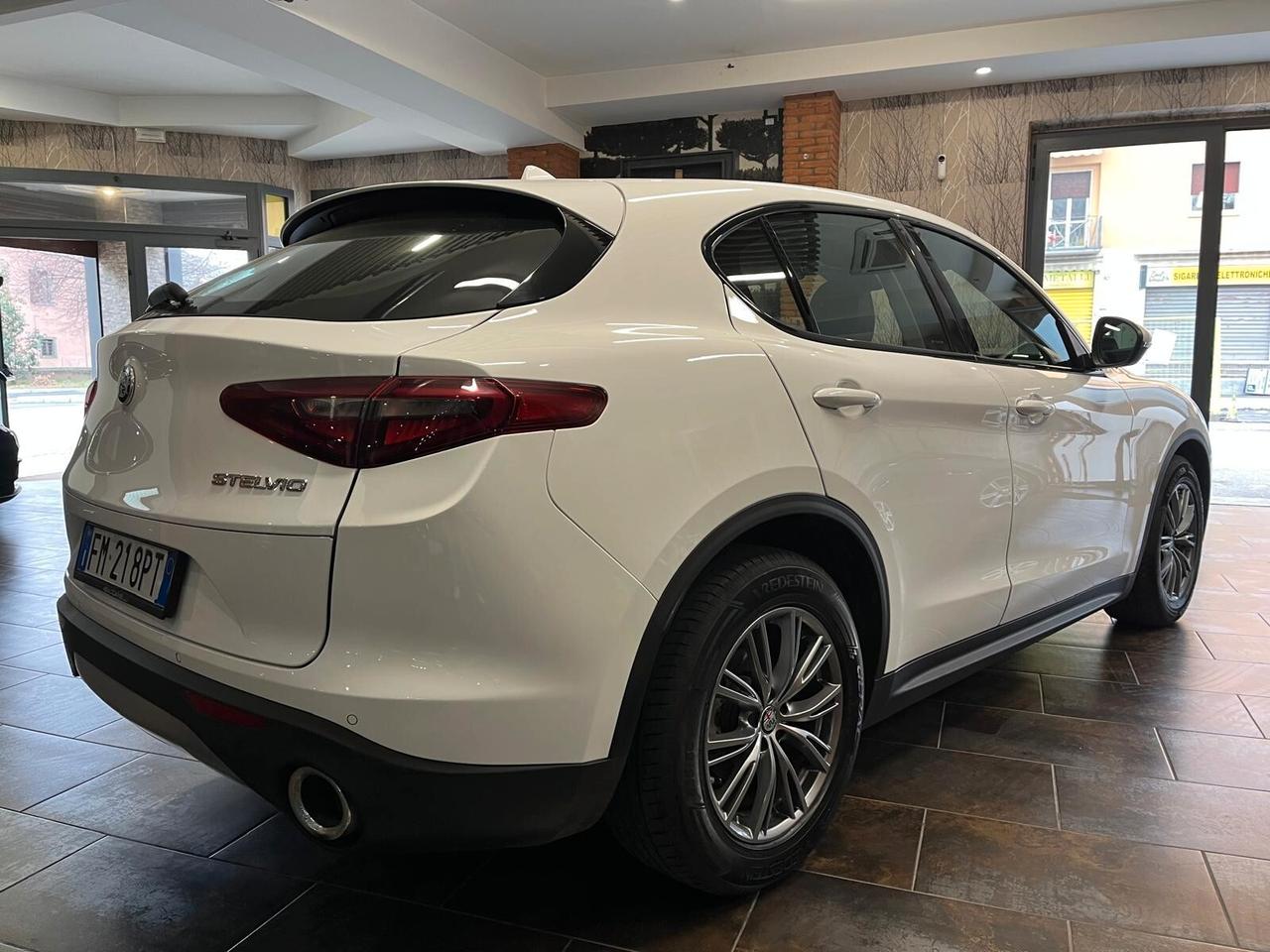 Alfa Romeo Stelvio 2.2 Turbodiesel 180 CV AT8 RWD Super