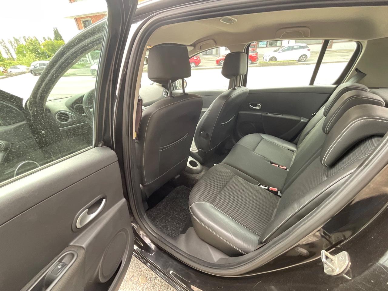 Renault Clio 1.2 16V SporTour Luxe