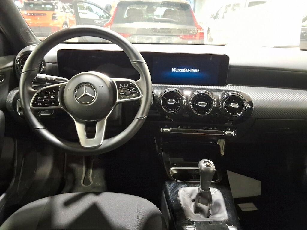 MERCEDES-BENZ A 180D 116CV 6M. BUSINESS SOLUTION ( FARI LED - NAVI PREMIUM - CRUISE - PARK ASSISTANT ) CC. 1.950