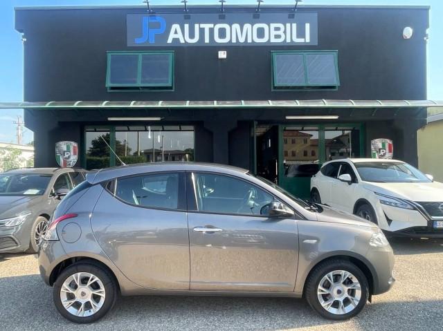 Lancia Ypsilon 1.2 Gold s&s PDC Cerchi 15" Schermo 5"