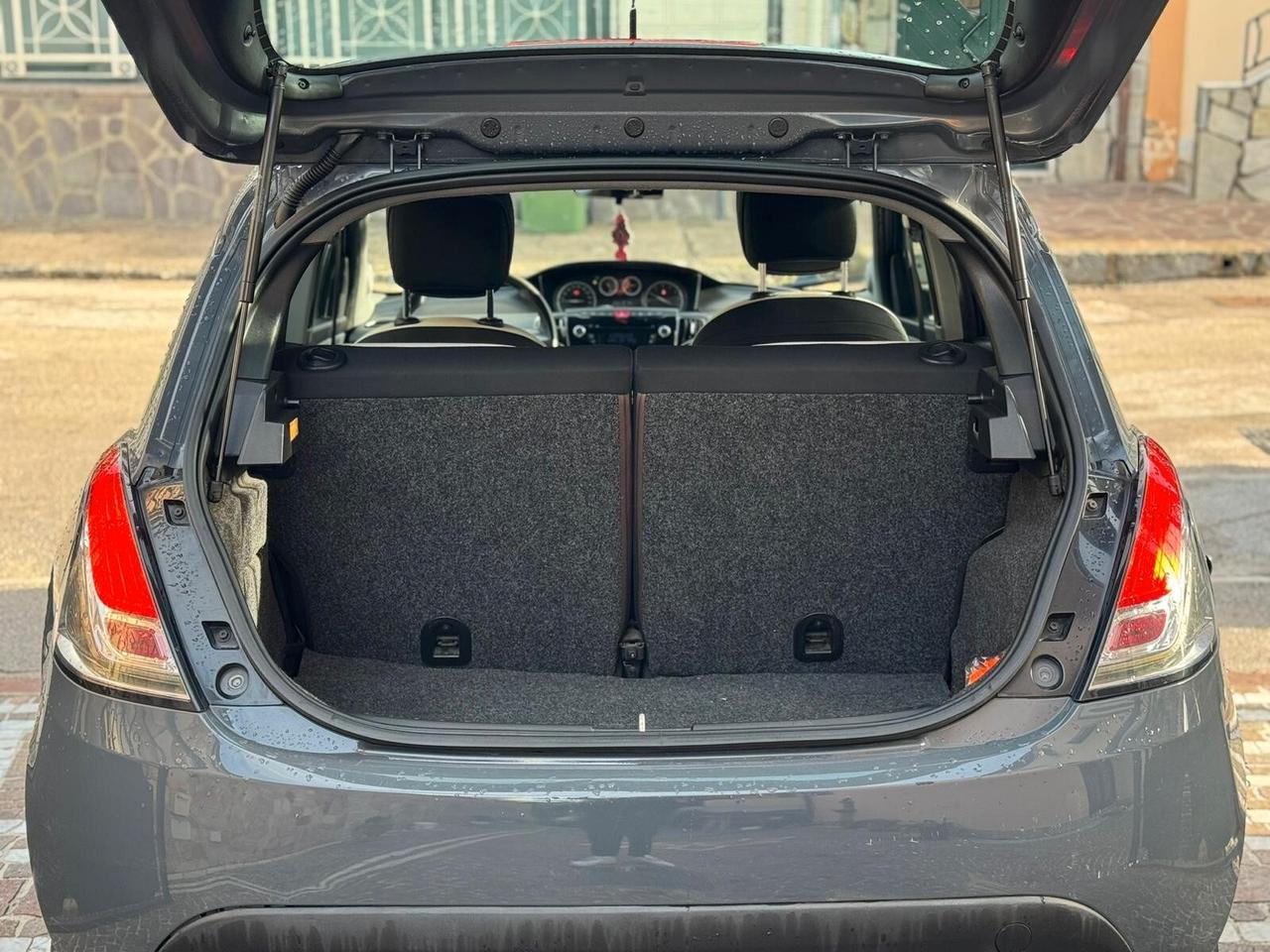 Lancia Ypsilon 0.9 TwinAir 85 CV 5 porte Metano Ecochic Gold