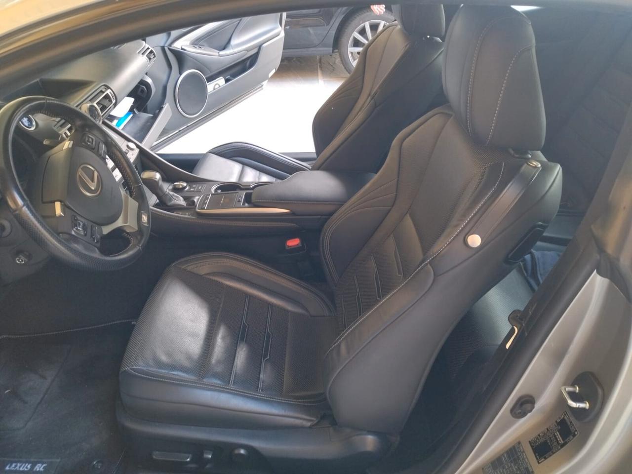 Lexus RC 300h Hybrid F Sport