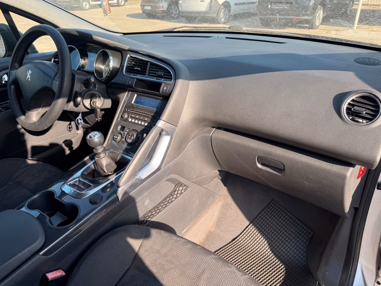 PEUGEOT 3008 1.6 HDI 112 CV. ACTIVE E5