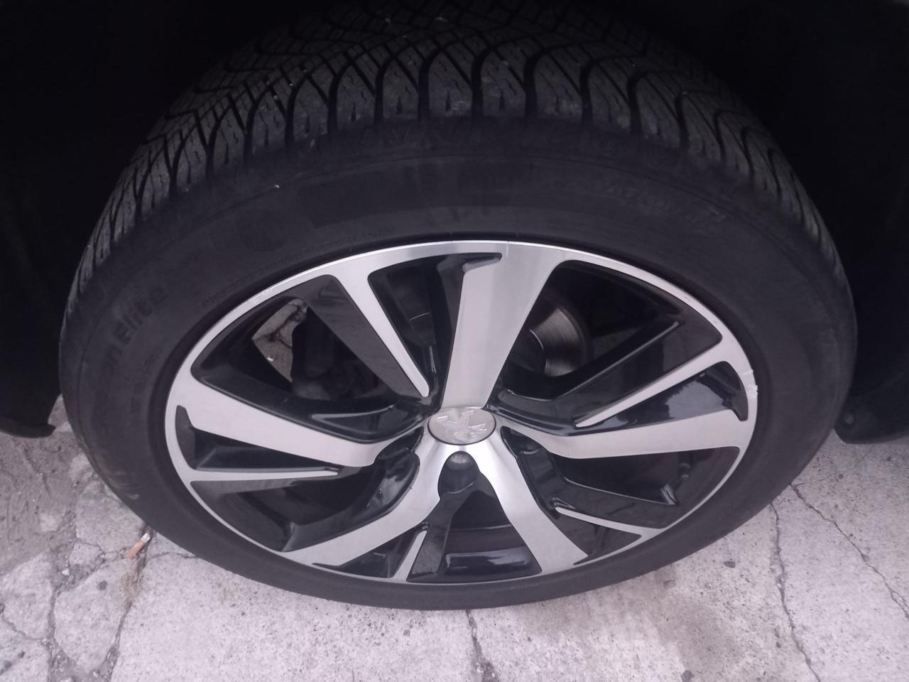 Peugeot 2008 BlueHDi 120 S&S Allure