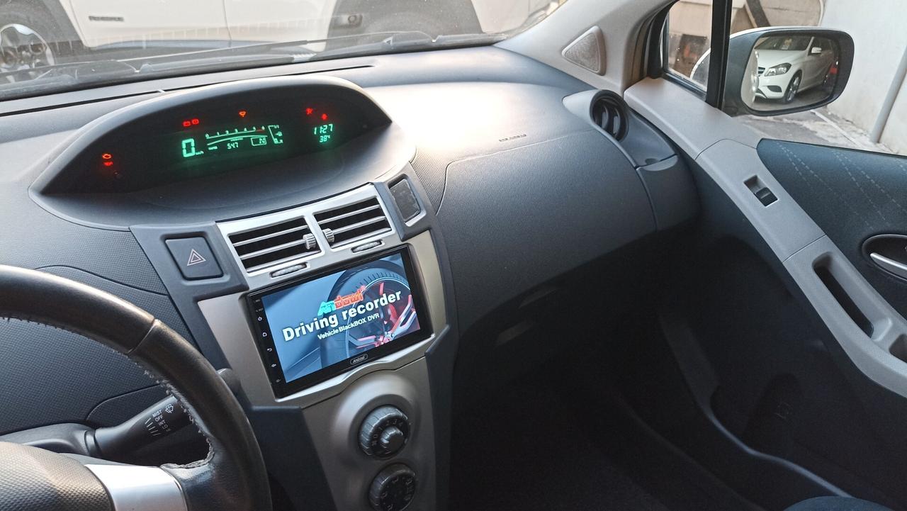 Toyota Yaris 1.4 D-4D 5 porte M-MT Sol automatica