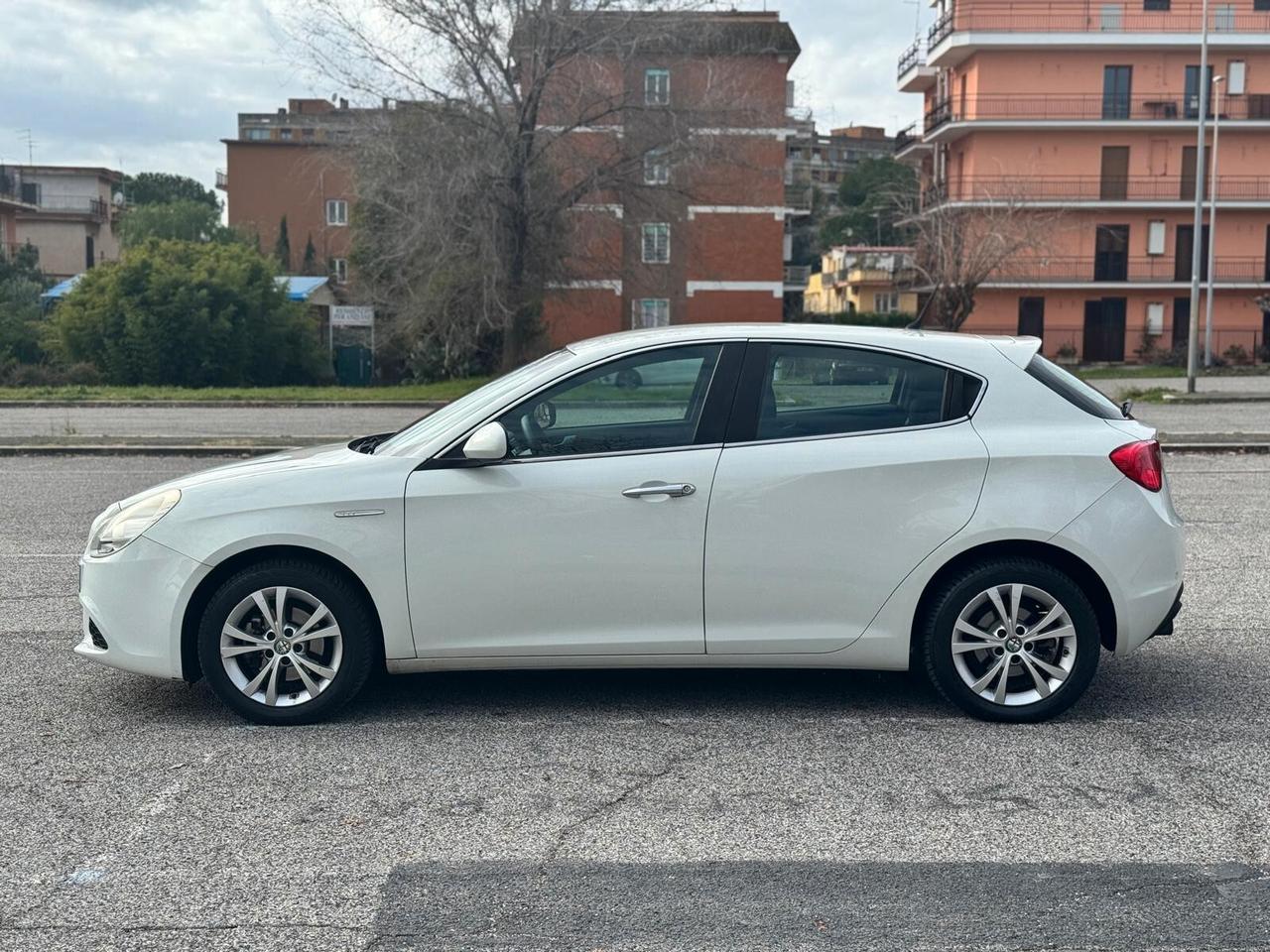 Alfa Romeo Giulietta 1.4 TurboDistinctive 88Kw "PREZZO REALE"