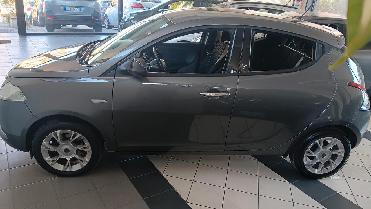 Lancia Ypsilon 85 CV 5 porte Gold CAMBIO AUTOMATICO