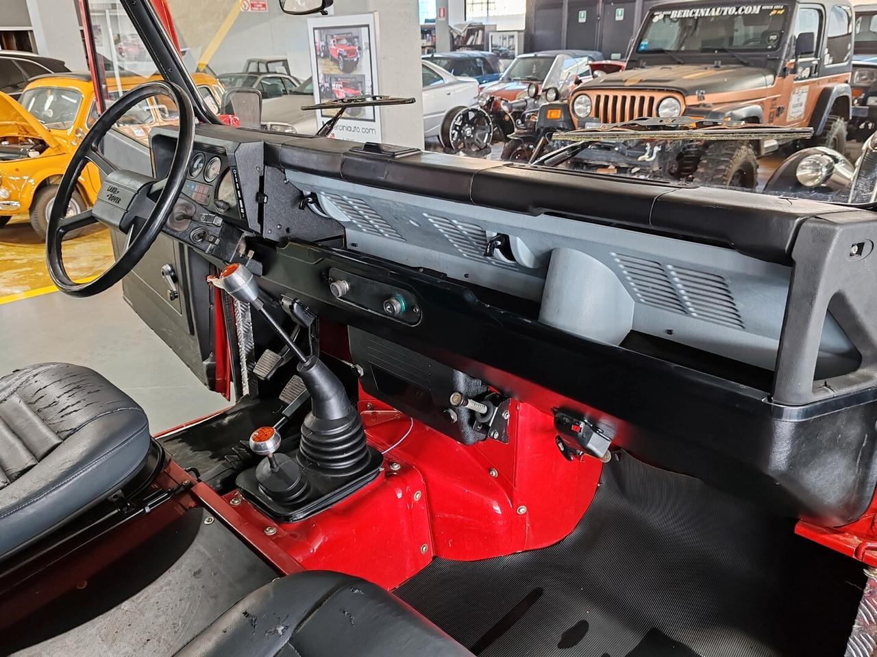 Land Rover Defender 90 turbodiesel Station Wagon County