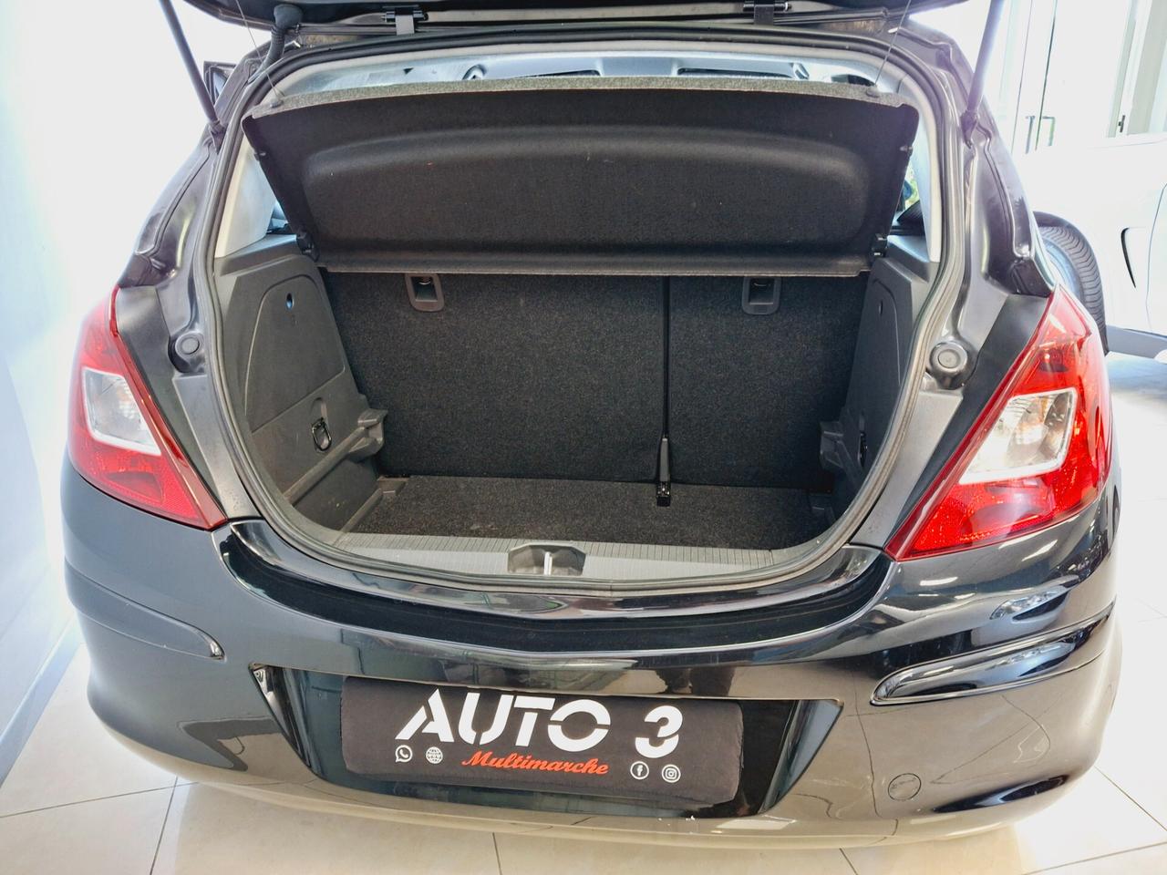 Opel Corsa 1.2 5 porte Cosmo
