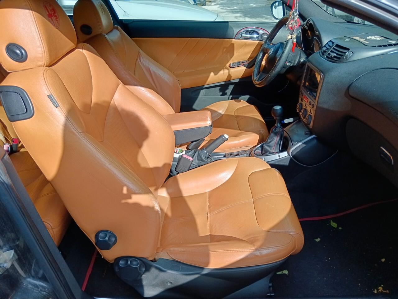 Alfa Romeo GT 1.9 MJT 150CV DISTINCTIVE
