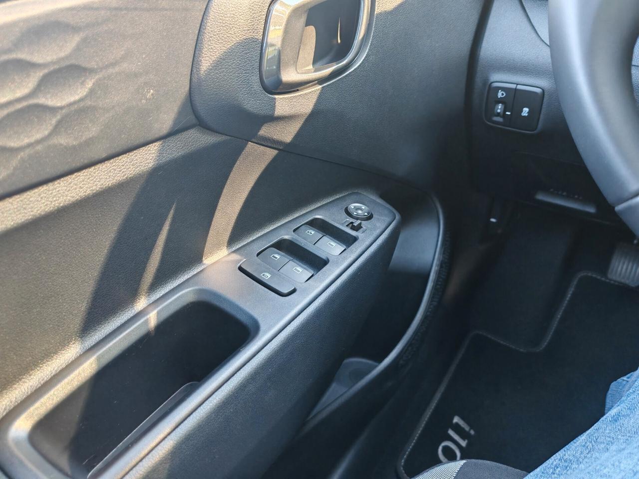 Hyundai i10 SOLO 1.400 KM Incidentata