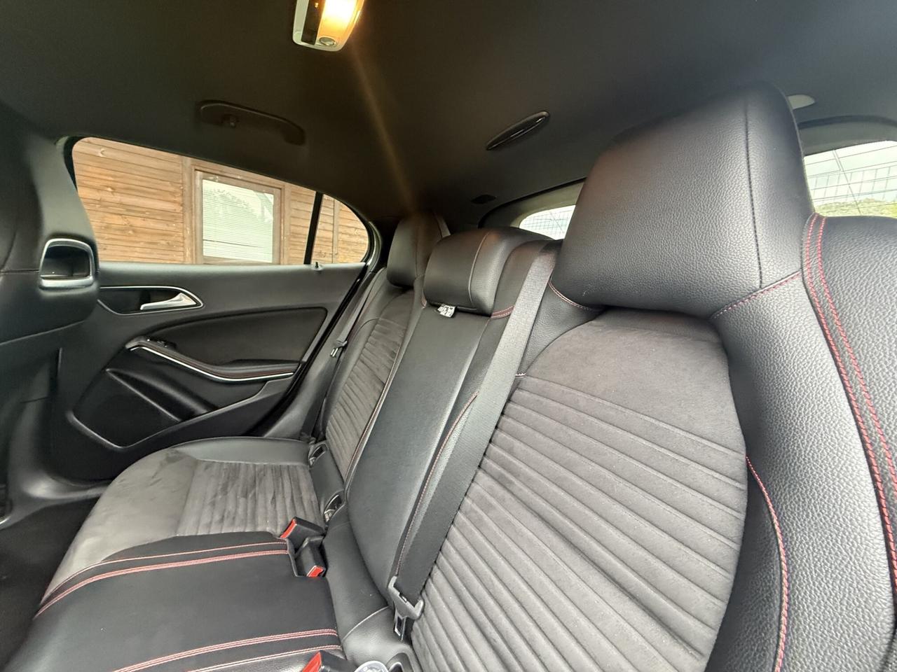 GLA 220 CDI AUTOMATIC PREMIUM AMG 4MATIC