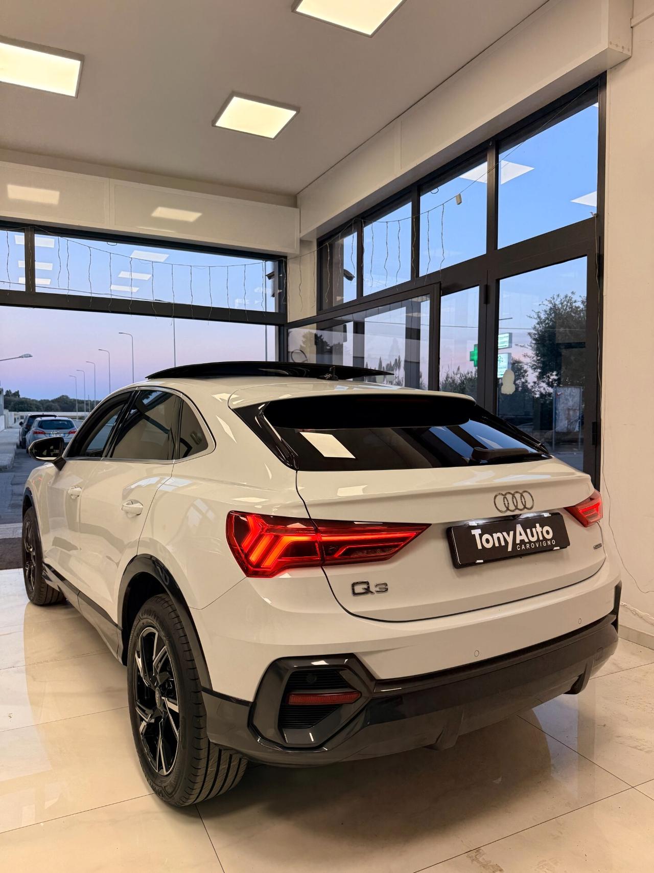 Audi Q3 SPB 40 TDI quattro S tronic 190 C.V CON TETTO APRIBILE,VIRTUAL COCKPIT,APPLE CARPLAY,TELECAMERA