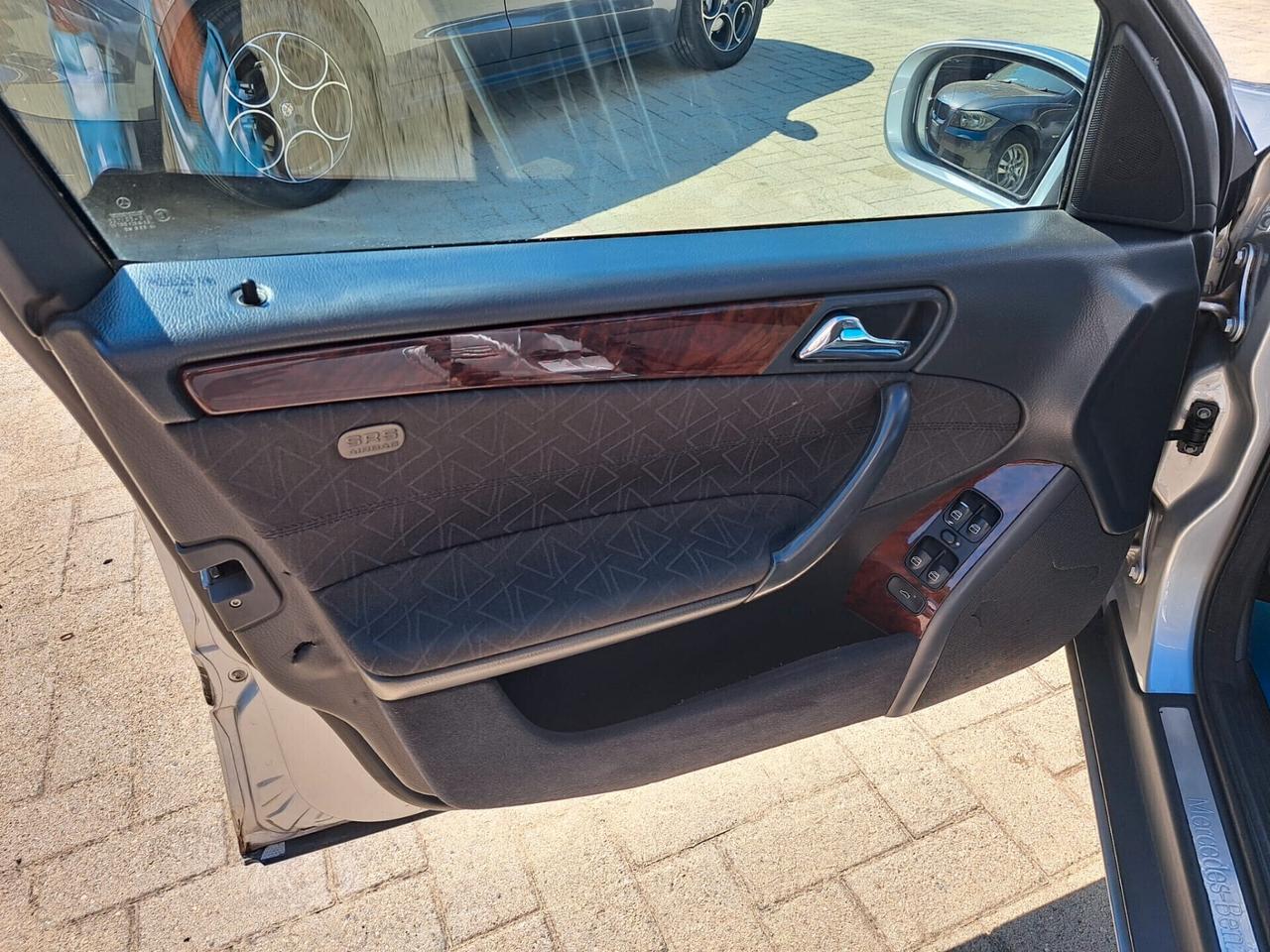 Mercedes-benz C 220 / 105KW / 143CV