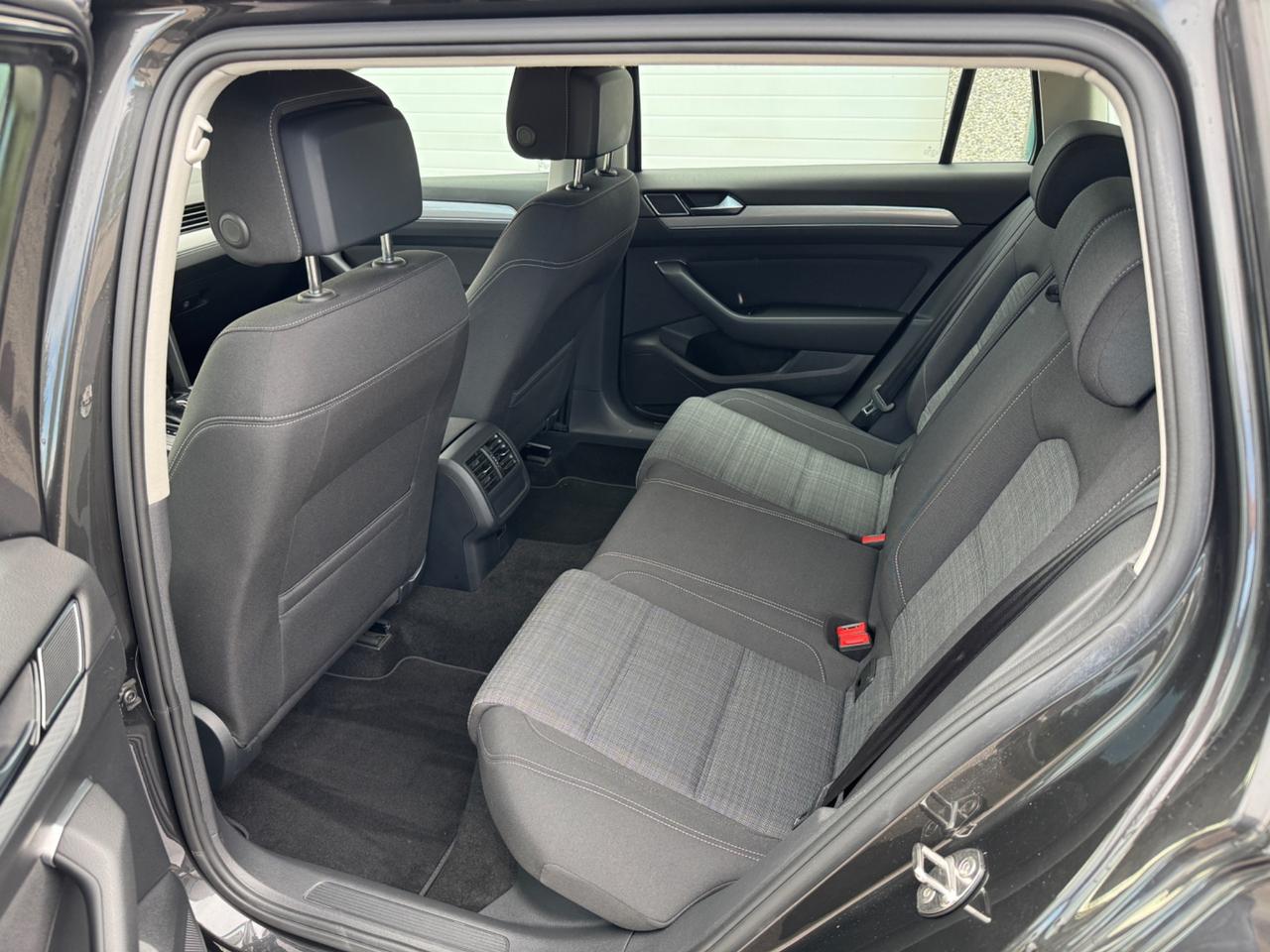 Volkswagen Passat Variant 2.0 TDI SCR 122 CV EVO DSG Business
