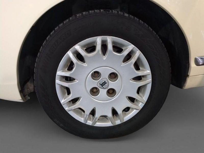 Lancia Ypsilon 1.2 69 cv Silver