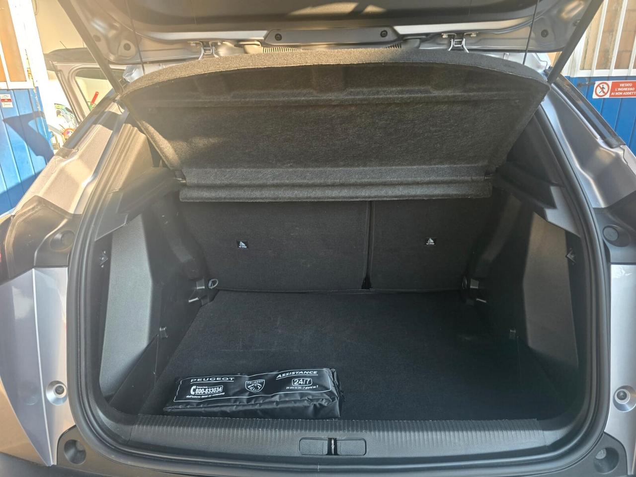 Peugeot 2008 Hybrid 145 e-DCS6 Allure rate da 99,00