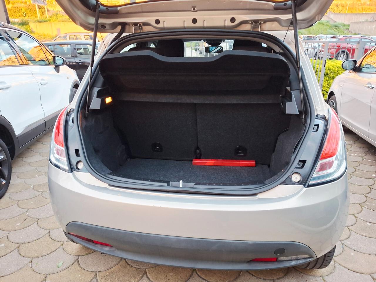 Lancia Ypsilon 1.2 69 CV 5 porte S&S Gold