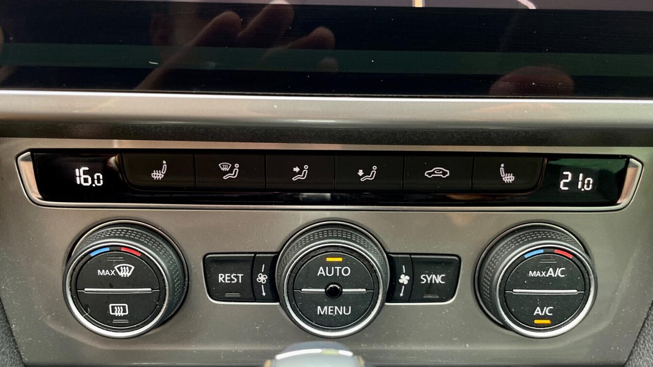 VOLKSWAGEN PASSAT VARIANT 2.0 ALLTRACK 4 MOTION DSG EXECUTIVE BMT 190CV - TETTO, PELLE, VIRTUAL COCKPIT