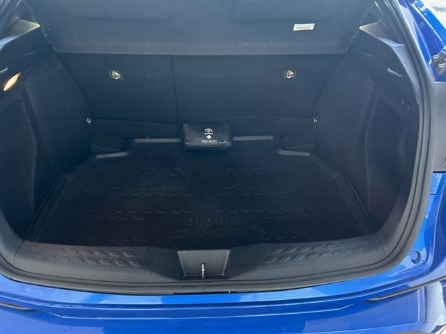 TOYOTA C-HR 1.8 Hybrid E-CVT Business